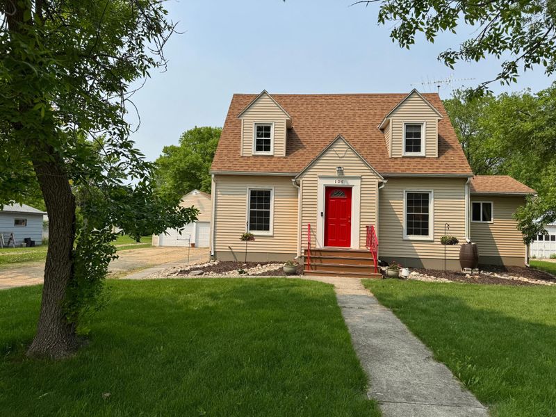 106 Kentucky Ave, Hoffman, MN 56339