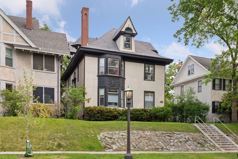 583 Lincoln Ave, Saint Paul, MN 55102