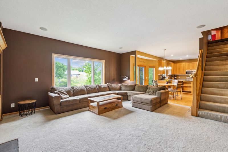 312 Verbena Dr, Watertown, MN 55388