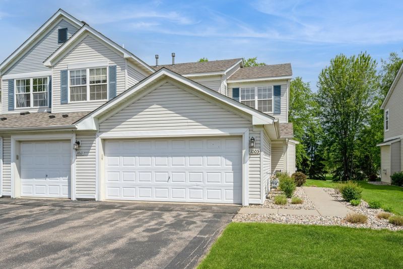 1005 Providence Dr, Shakopee, MN 55379