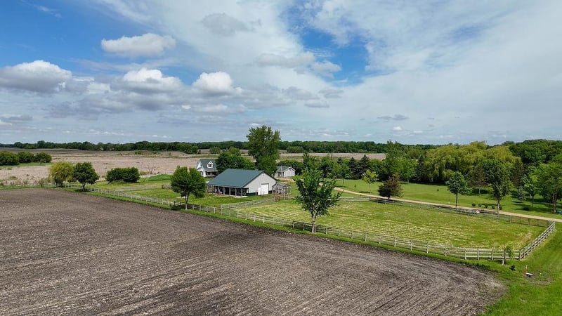 2980 Vega Ave, Mayer, MN 55360