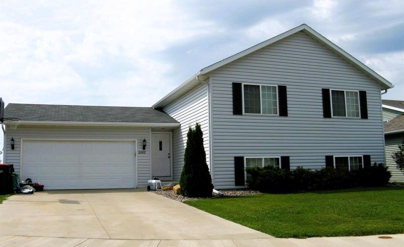 2862 Bandel Ct NW, Rochester, MN 55901
