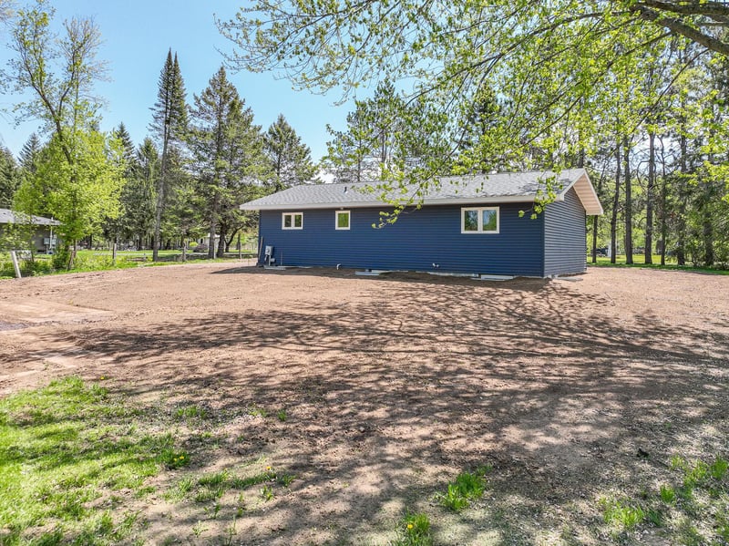 809 Crestwood Dr, Wrenshall, MN 55797