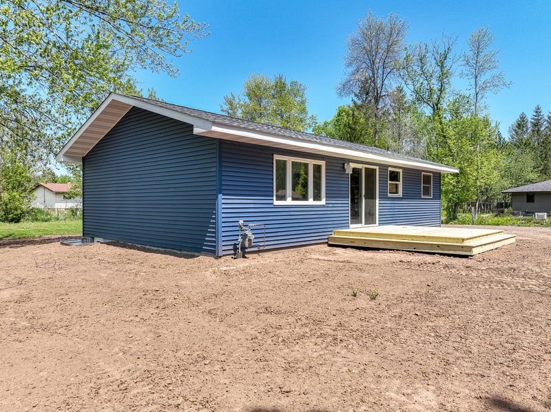 809 Crestwood Dr, Wrenshall, MN 55797