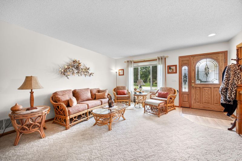 321 9th St E, Hector, MN 55342