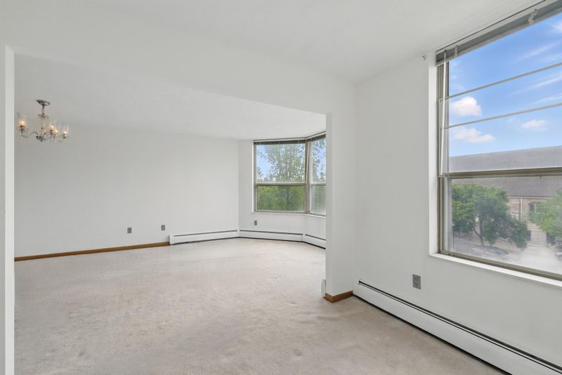 1425 W 28th St #201, Minneapolis, MN 55408