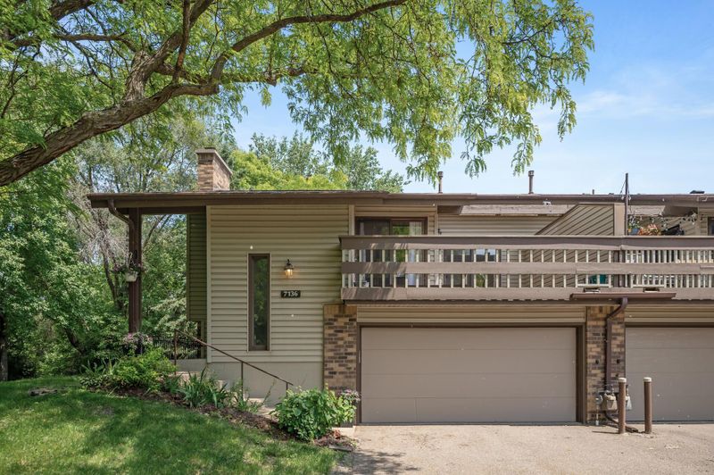 7136 W 113th St, Bloomington, MN 55438