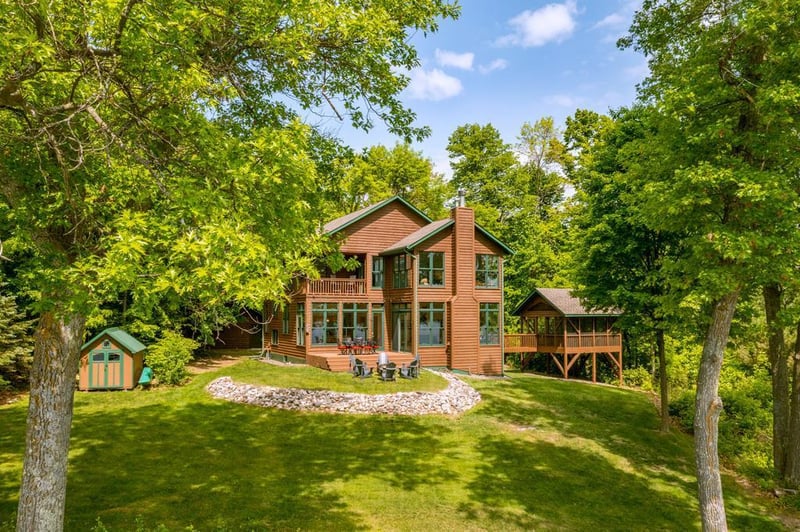19260 Lakewood Dr, Deerwood, MN 56444