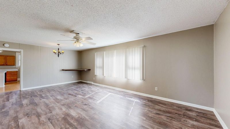115 1st Ave NE, Plainview, MN 55964