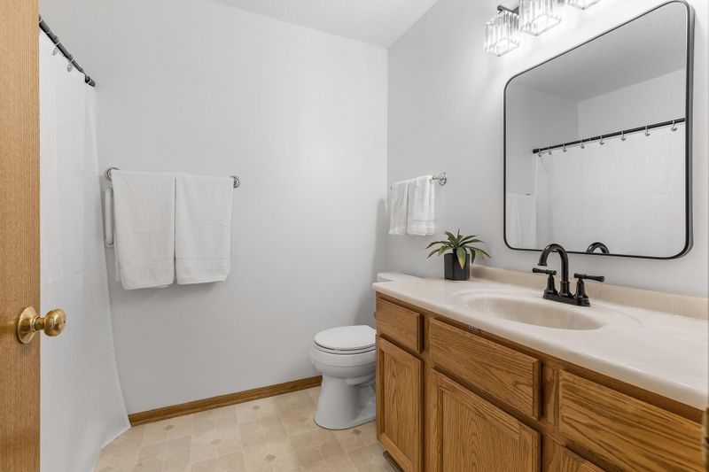 901 Countryside Rd, Waconia, MN 55387