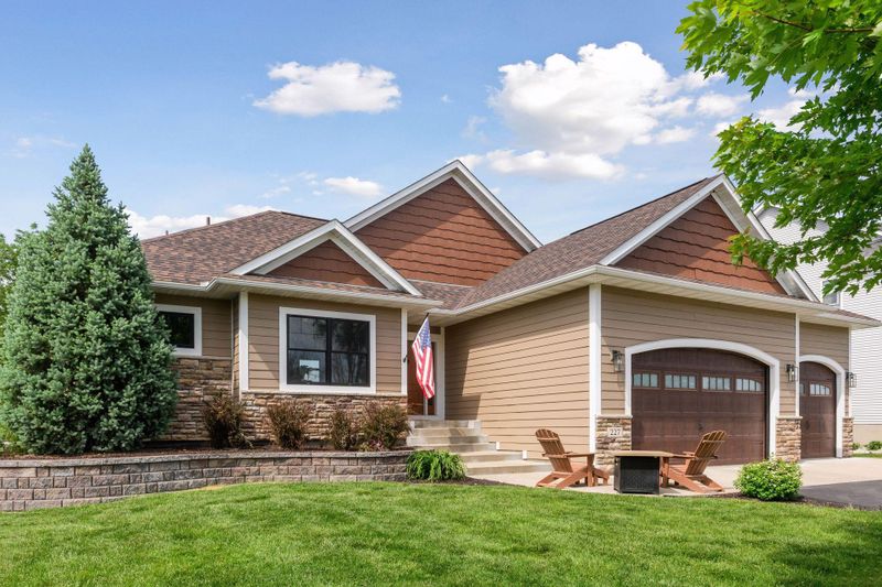 227 Maple Ln, Jordan, MN 55352