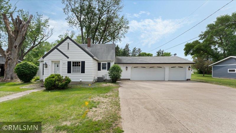 651 Third St N, Dassel, MN 55325