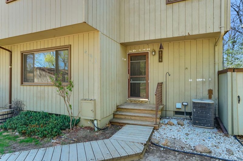 6316 Saint Johns Dr, Eden Prairie, MN 55346