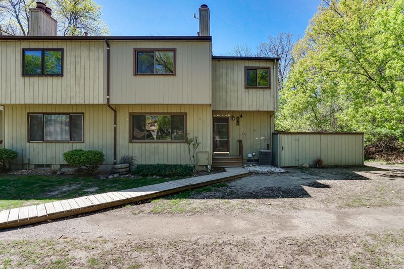 6316 Saint Johns Dr, Eden Prairie, MN 55346
