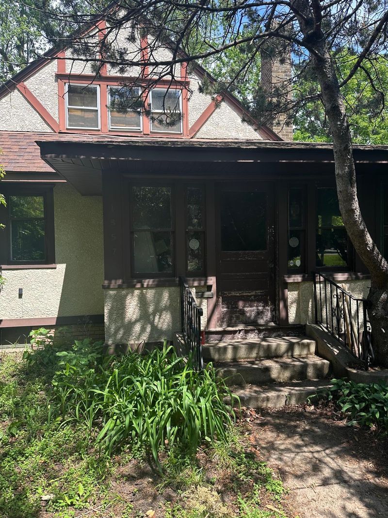 1557 Midway Pw, Saint Paul, MN 55108