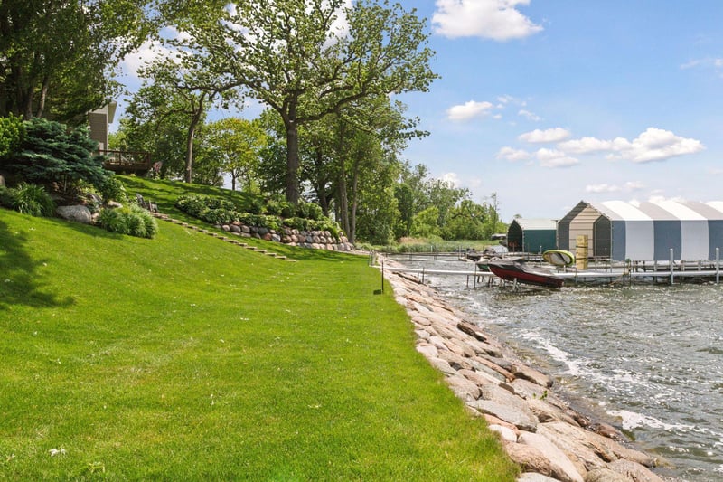 5035 Wren Rd, Mound, MN 55364