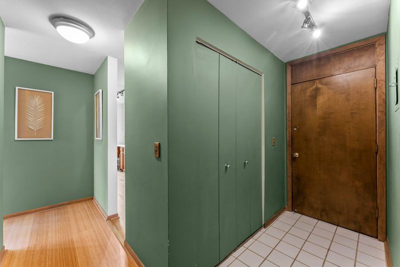 1405 E 40th St #15F, Minneapolis, MN 55407