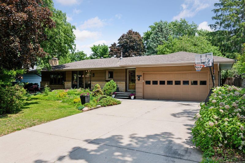 10933 Chowen Ave S, Bloomington, MN 55431