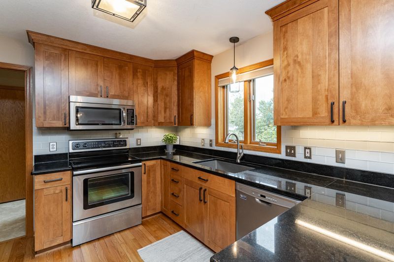 3823 Halling Pl SW, Rochester, MN 55902