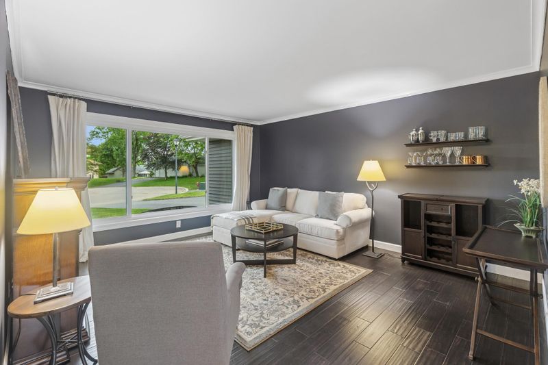 1652 Norwood Ct, Eagan, MN 55122