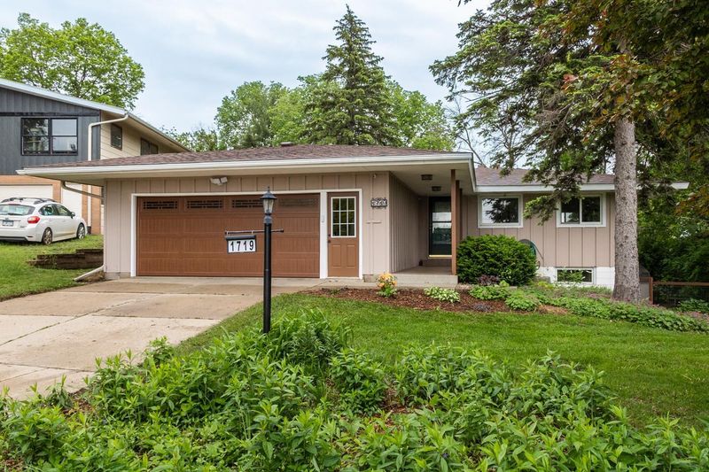 1719 4th Ave NE, Rochester, MN 55906