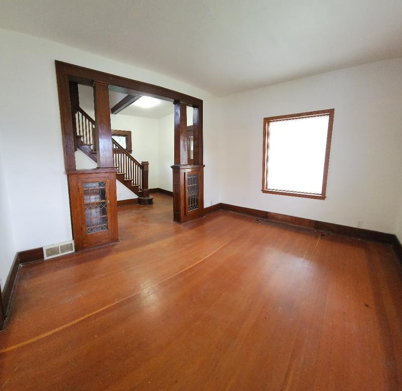12 S Quinn St, Bricelyn, MN 56014