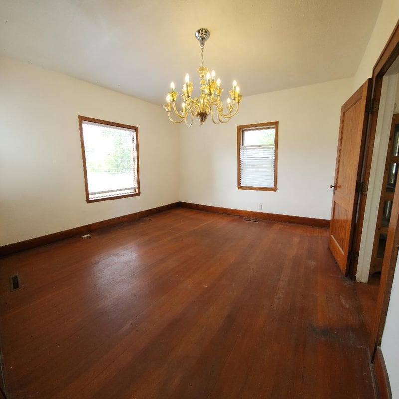 12 S Quinn St, Bricelyn, MN 56014