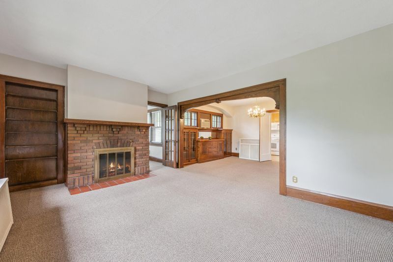 1892 Lincoln Ave, Saint Paul, MN 55105