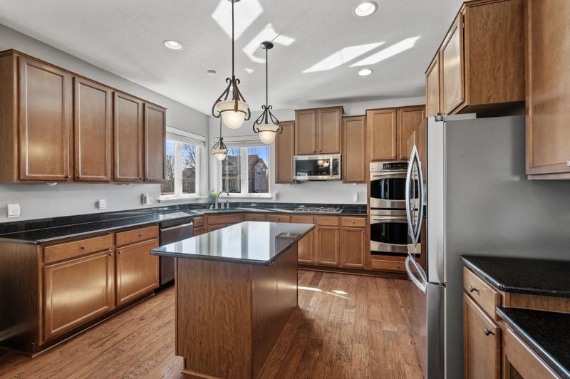 3297 Thornton Dr SW, Prior Lake, MN 55372