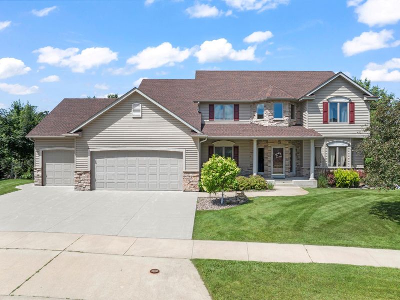 1556 Redwood Ln SW, Rochester, MN 55902