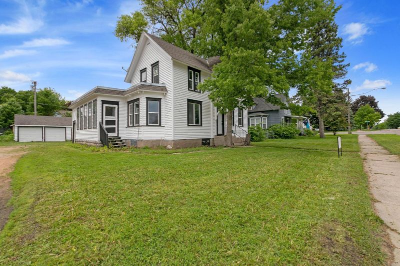 1319 Hennepin Ave N, Glencoe, MN 55336