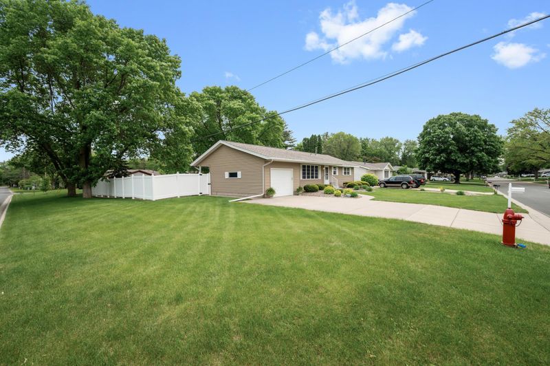 1903 Edgewood Ln, Hastings, MN 55033