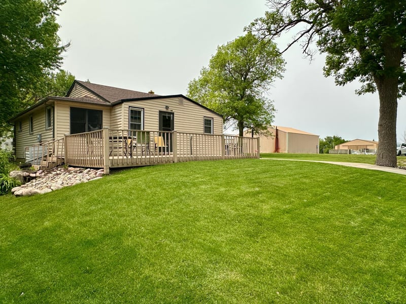 104 E 1st St, Hardwick, MN 56134