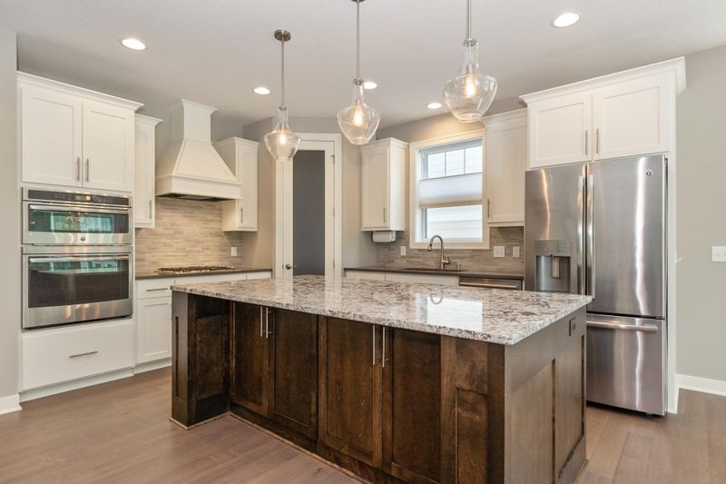 16338 Equestrian Trl, Lakeville, MN 55044