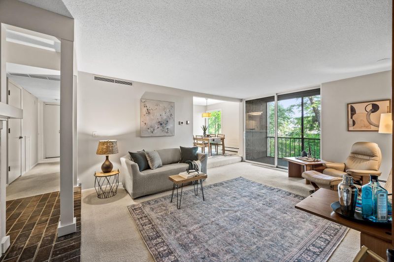 6085 Lincoln Dr #223, Edina, MN 55436