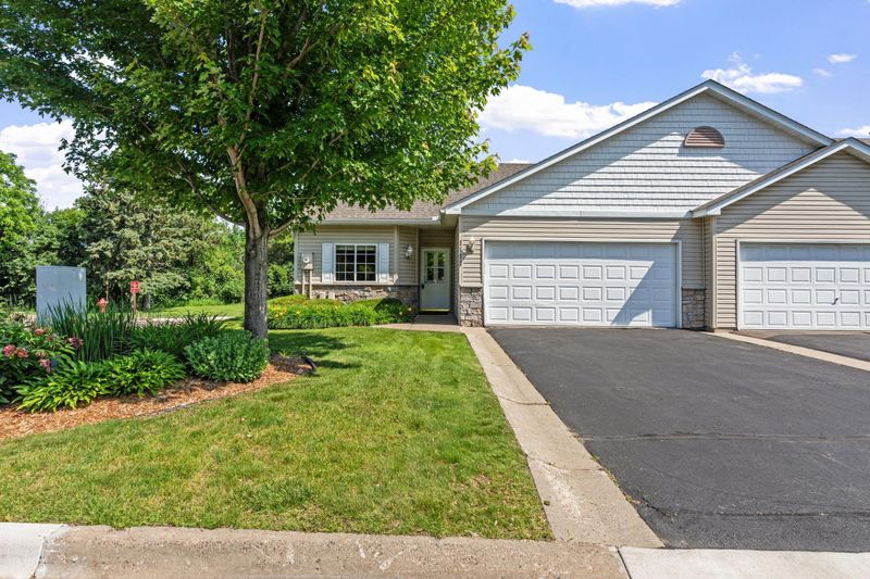 1111 Iris Dr, North Saint Paul, MN 55127