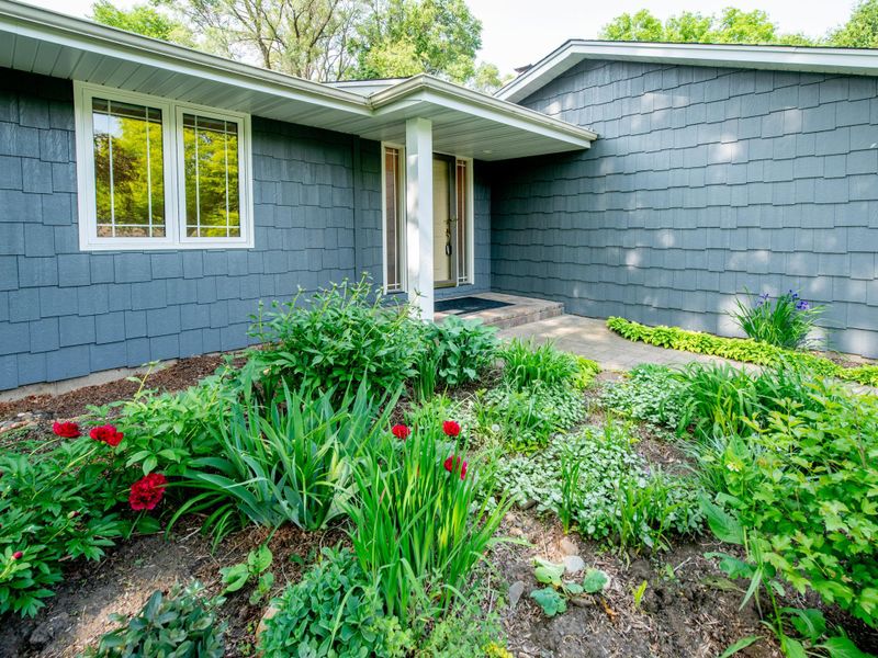 12741 Gerard Dr, Eden Prairie, MN 55346