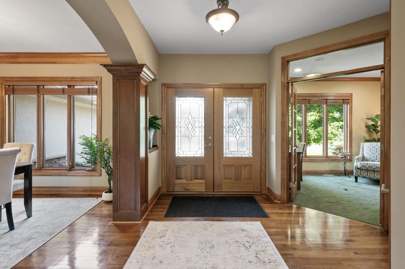 8867 Aviary Pa, Inver Grove Heights, MN 55077