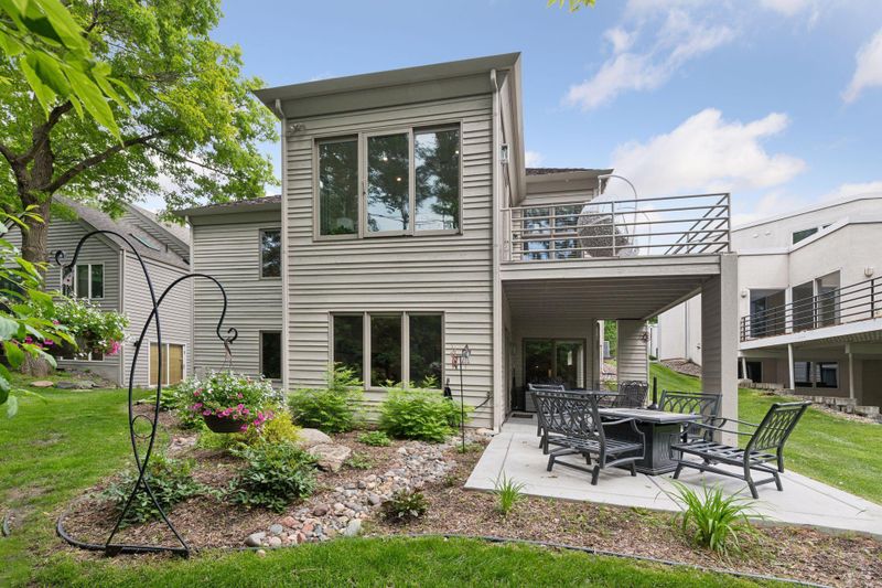 3490 Fairway Ln, Minnetonka, MN 55305