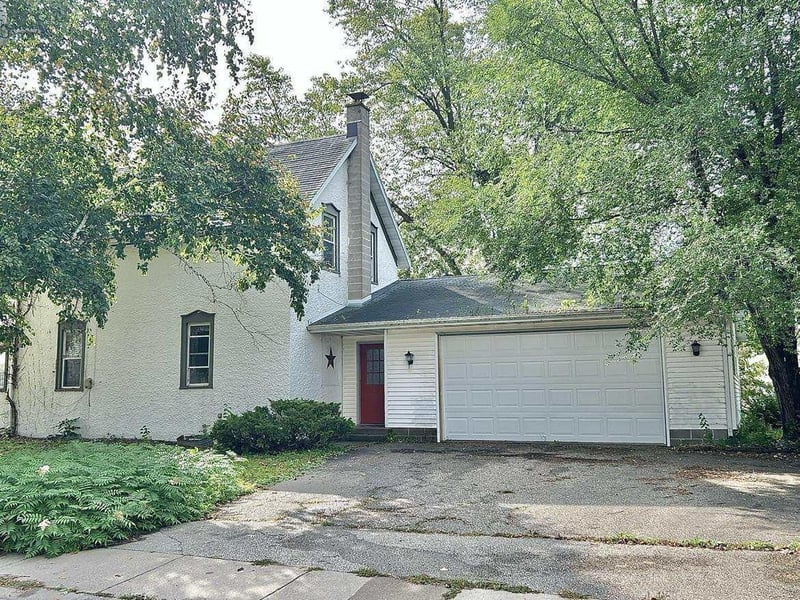 808 Franklin Ave, Wabasha, MN 55981