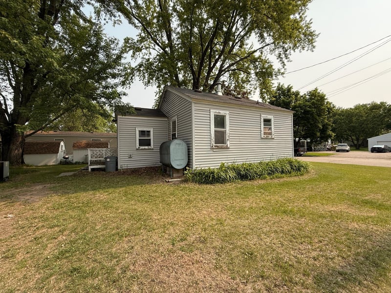 139 N Petrick St, Appleton, MN 56208