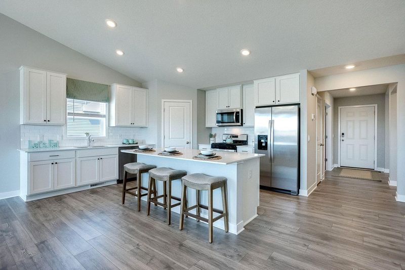 17565 Dunkirk Way, Lakeville, MN 55044