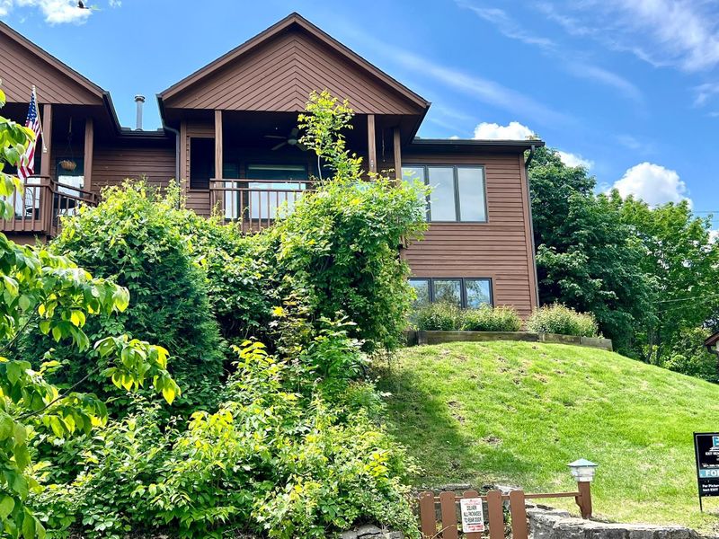 1319 W 3rd St, Red Wing, MN 55066