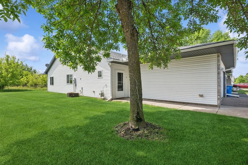 185 21st Ave SW, Cambridge, MN 55008