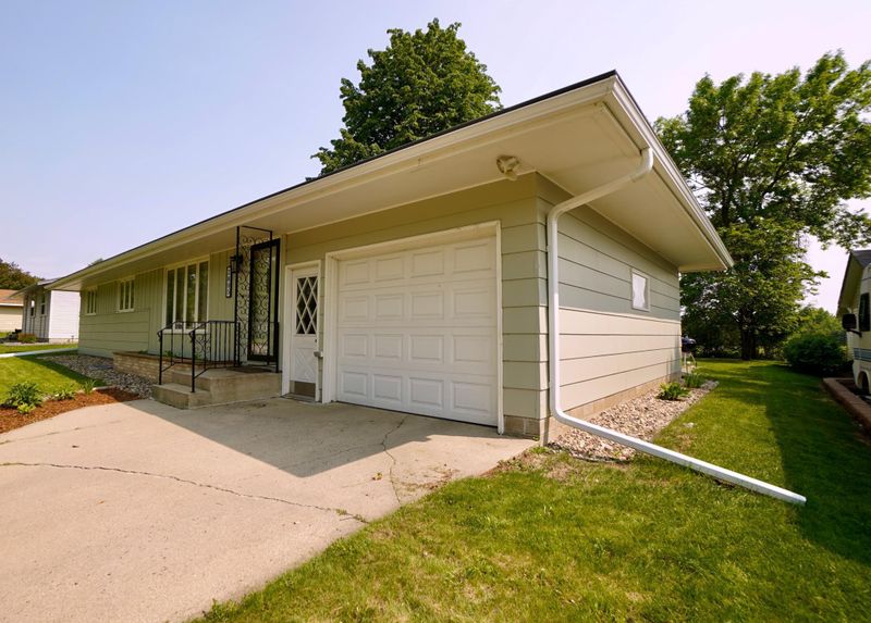 2805 12th Ave NW, Willmar, MN 56201