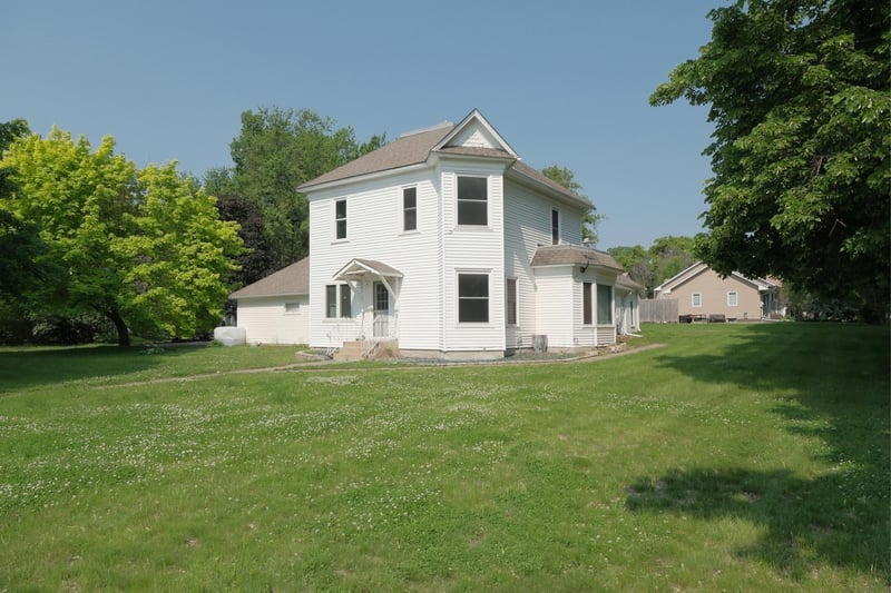 5741 Maple St, Rockford, MN 55373