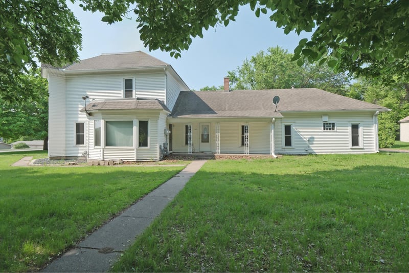 5741 Maple St, Rockford, MN 55373