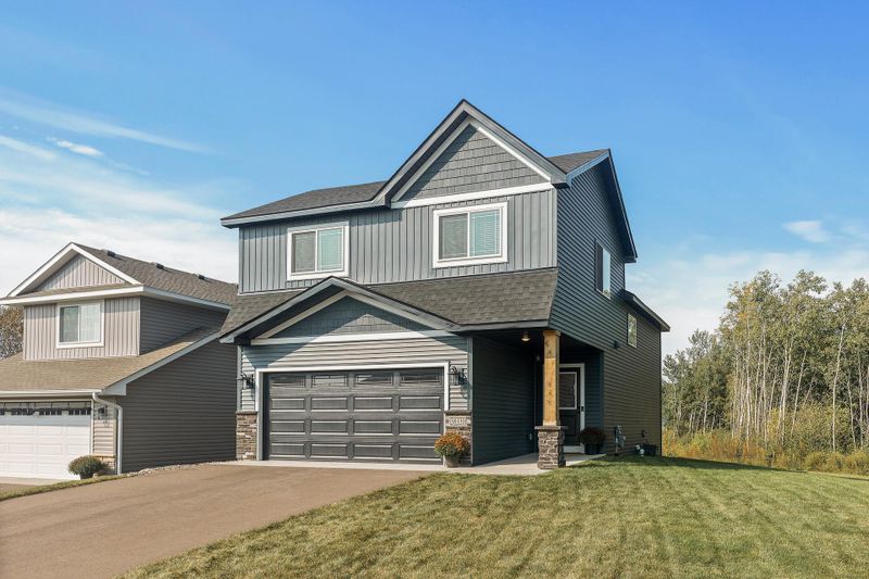 38330 Hunters Ridge Trl, North Branch, MN 55056