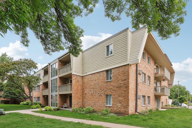 7316 W 22nd St #304, Saint Louis Park, MN 55426