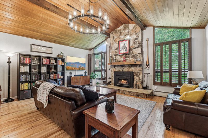 8665 Black Maple Dr, Eden Prairie, MN 55344